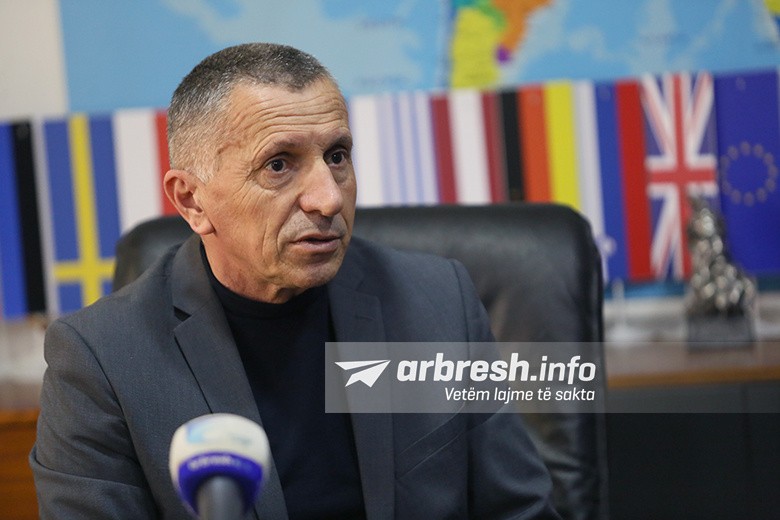 Lista Studentore që mposhti Vuçiqin duhet ta pranojë realitetin e Kosovës së pavarur, thotë Kamberi