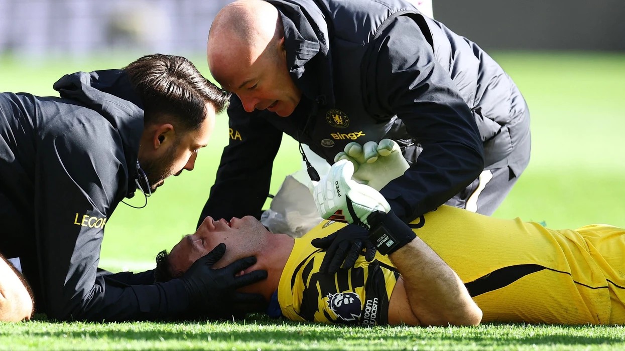 Emiliano Martinez thyen heshtjen pas operacionit delikat në nofull: Ja kur pritet rikthimi i portierit