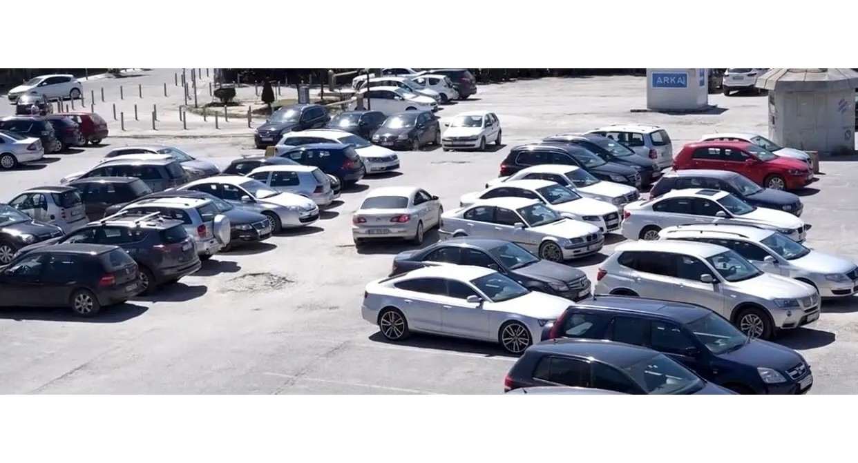 Protesta “Jo Në Emrin Tim”: Komuna e Prishtinës liron nga pagesa parkingun prapa Pallatit të Rinisë