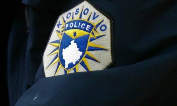 Incident me armë zjarri në Caparc të Prizrenit: Plagoset aksidentalisht një person, policia konfiskon dy pistoleta