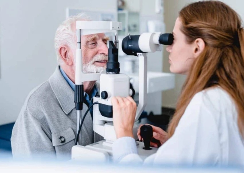 Evolucioni i shikimit ndër vite: Udhëzuesi thelbësor për shëndetin e syve tuaj