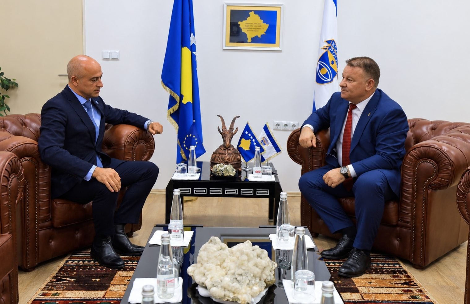 Bashkëpunimi dhe siguria në fokus: Kolonel Gazmend Hoxha pret në takim kreun e EULEX-it
