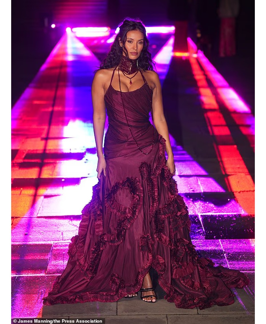 Elegancë dhe stil në Londër: Maya Jama dhe Emma Thynn rrëmbejnë vëmendjen në Muzeun Britanik