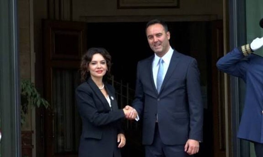 Skenari për shmangien e zgjedhjeve: Drenori nxjerr formulën me Konjufcën President dhe ndryshime në qeveri