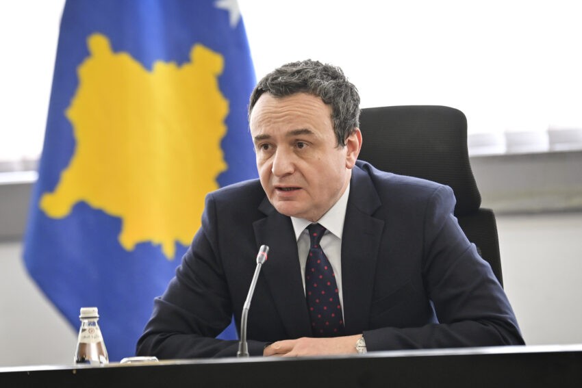 Kurti paralajmëron vendim kyç për mbrojtjen e ish-krerëve të UÇK-së në Hagë