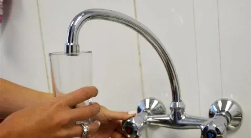 Ndërprerje e furnizimit me ujë në Prishtinë: Defekti në rrjet lë pa shërbim një pjesë të madhe të kryeqytetit