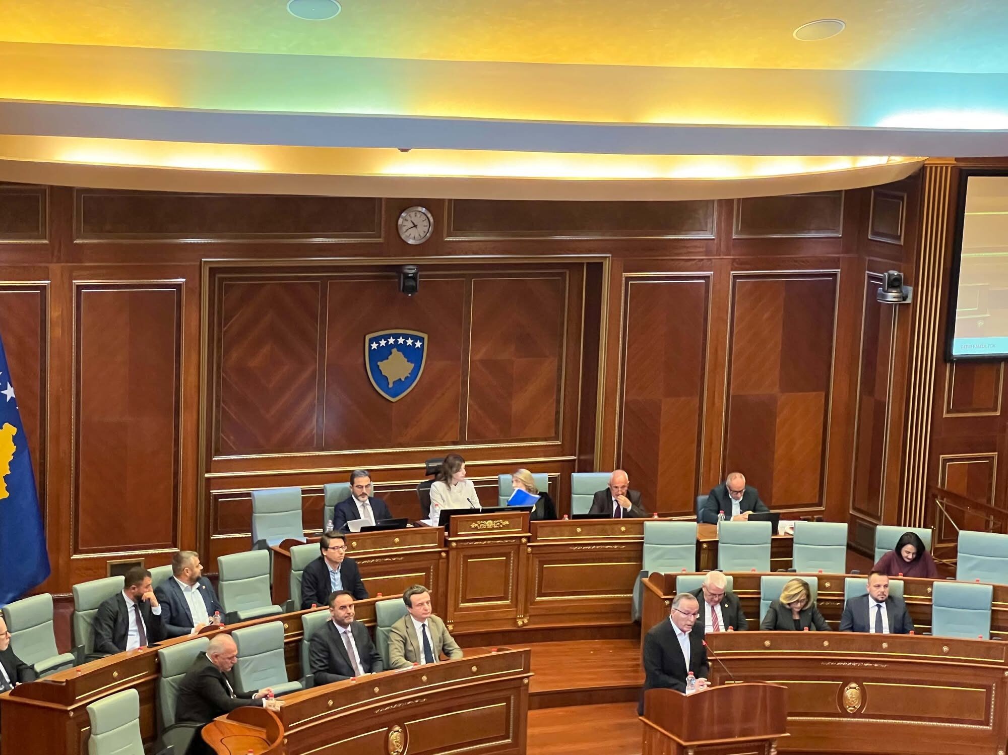 Seanca për Dhomat e Specializuara: Mungojnë tetë anëtarë të kabinetit qeveritar