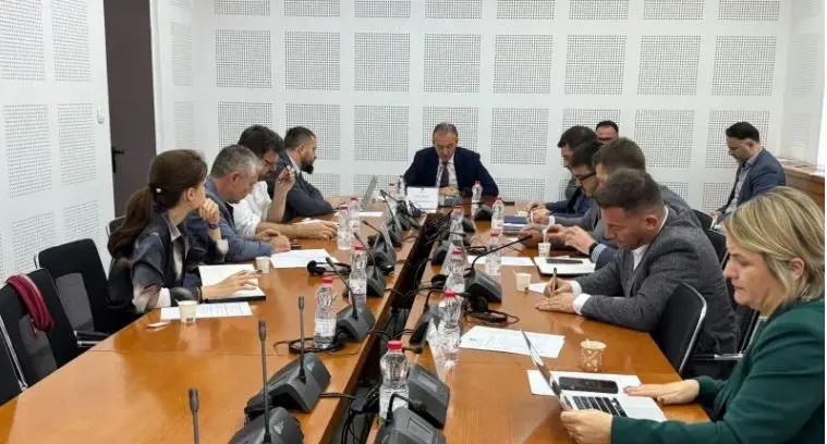 Haxhiu pret diplomaten amerikane Wylita Bell, në fokus partneriteti strategjik dhe sfidat e legjislaturës së re