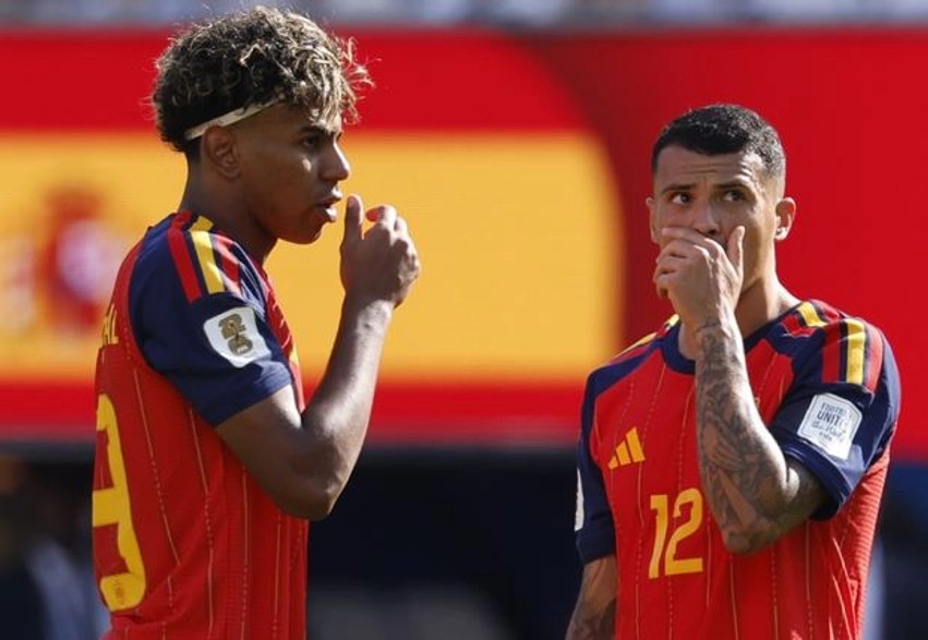 Gati surpriza në merkato: Barcelona vë në shënjestër yllin e Spanjës që luan në Premier League