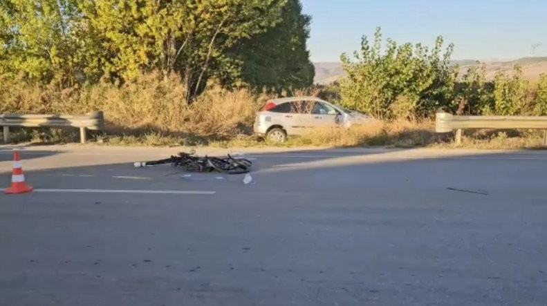 Tragjedi në Korçë: Automjeti i drejtuar nga efektivi i policisë përplas për vdekje 60-vjeçarin në motor