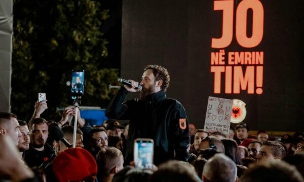 “Projektligji është mbi tavolinë, çfarë po prisni?” – Thirrja e ashpër e Çlirim Hazirit drejtuar Albin Kurtit