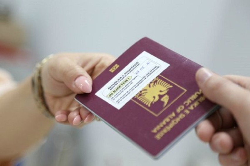 Procedura të reja për letërnjoftimet: Qeveria miraton rregulloren për shpërndarjen dhe asgjësimin e kartave të identitetit