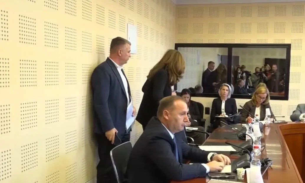 Bojkoti i PDK-së paralizon punën në komisionin parlamentar