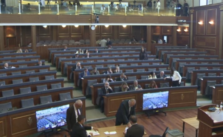 Driton Gojani merr drejtimin e ZRRE-së, mposht në Kuvend ish-kryeshefin Fejzullahu