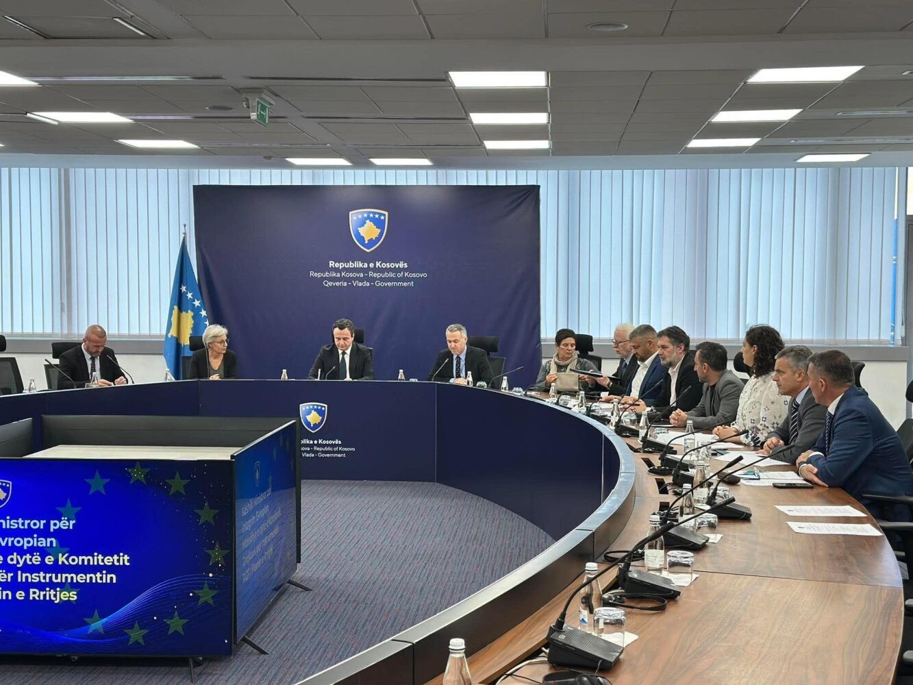 Bllokada në Kuvend rrezikon miliona euro, Kurti: Po humbasim fondet e Planit të Rritjes së BE-së