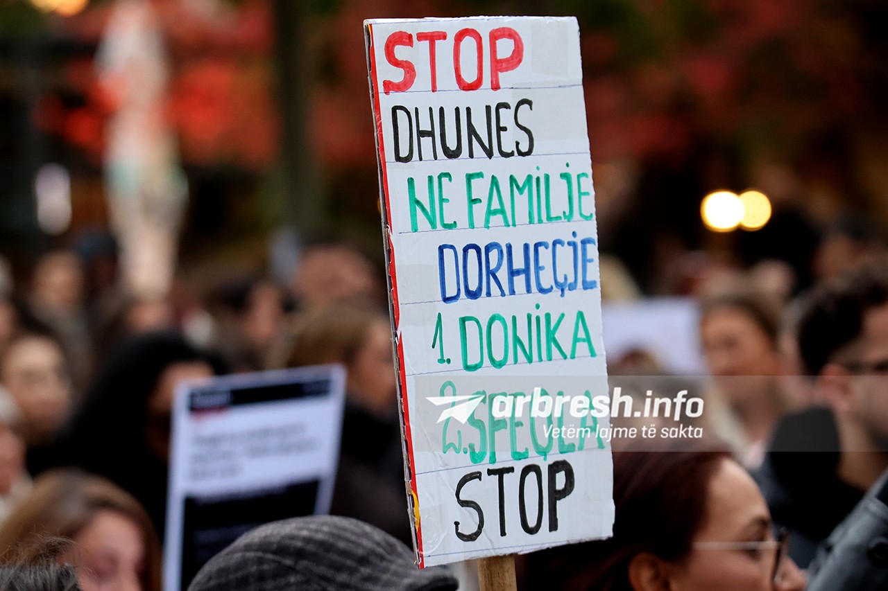 Kërkesa për dorëheqje u hodh poshtë, protestuesit paralajmërojnë tubim të ri sot në Prishtinë