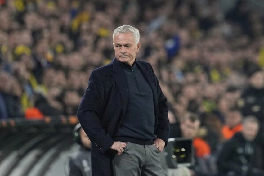 Revolucioni taktik i Jose Mourinhos para “El Clasicos”: Ja si pritet të rreshtohet Real Madridi