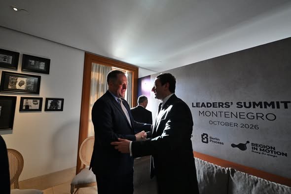 Procesi i Berlinit / Kurti bisedon me ministrin irlandez për integrimin evropian dhe hapat e ardhshëm të Kosovës