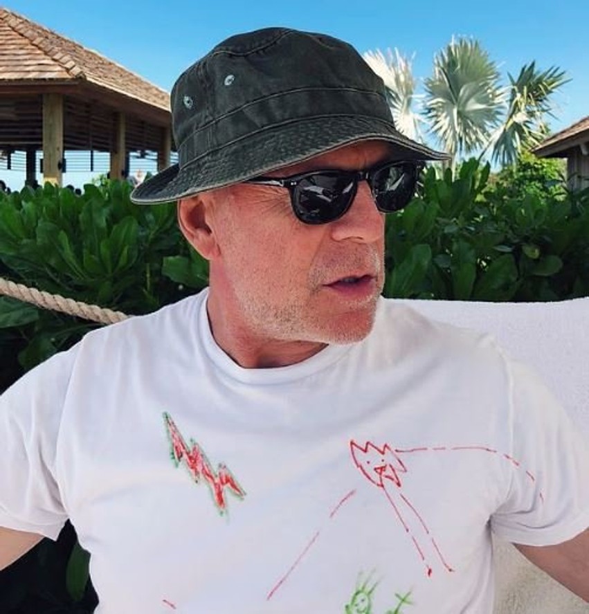 Beteja me demencën, bashkëshortja e Bruce Willis ndan një imazh prekës dhe dëshmon sakrificën e madhe