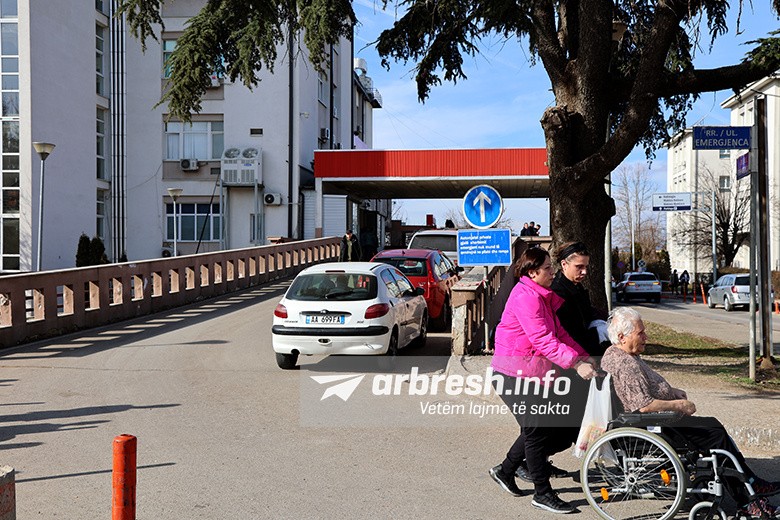 Incident në QKUK: Debati verbal degjeneron në sulm fizik ndaj një personi