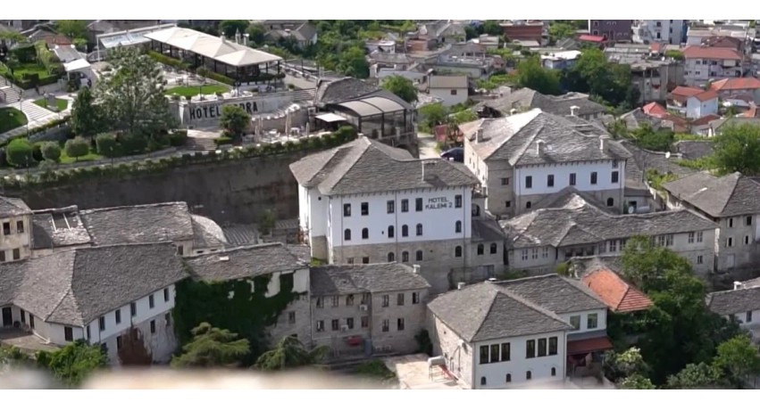Shtrëngohen rregullat për turizmin: Qiratë ditore kalojnë në e-Albania, gjoba deri në 400 mijë lekë për shkelësit