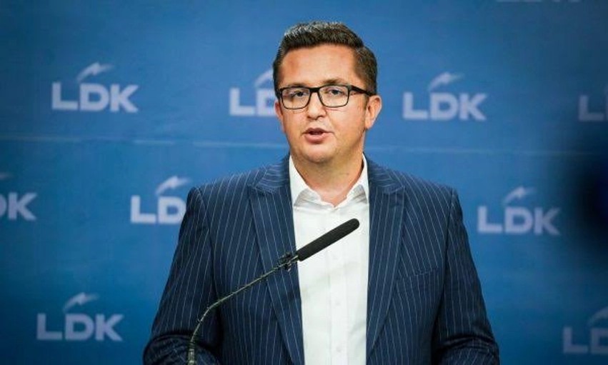 Vendimi për Gjykatën Speciale: Besian Mustafa mungoi në momentin e votimit në Kuvend