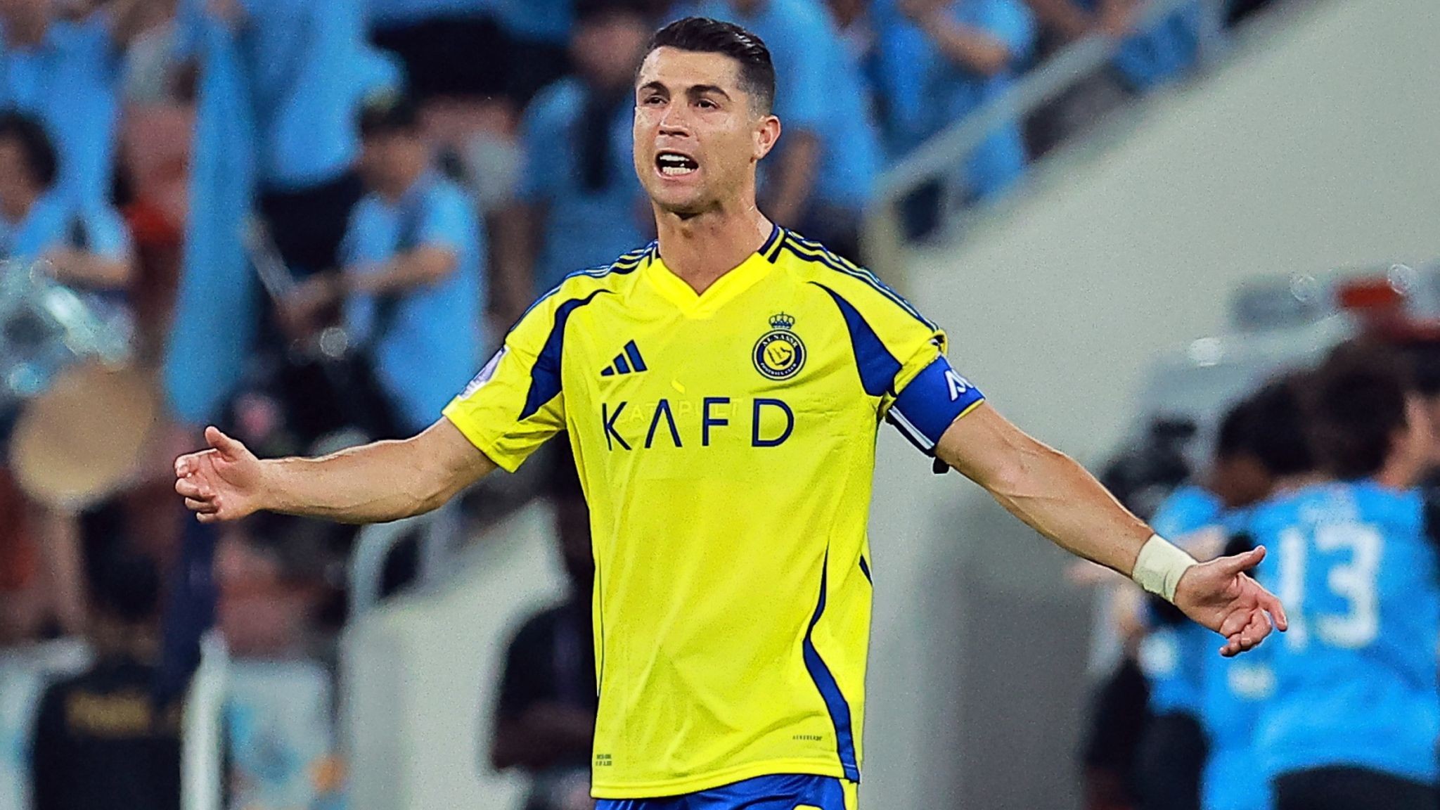 Krisje mes Ronaldos dhe trajnerit Jesus? Ylli portugez shmang stërvitjen me grupin pas injorimit në stol