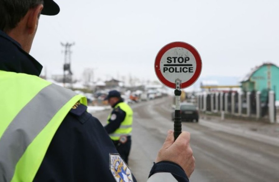 Bilanci i sigurisë rrugore: Dhjetëra aksidente dhe mijëra gjoba brenda një dite