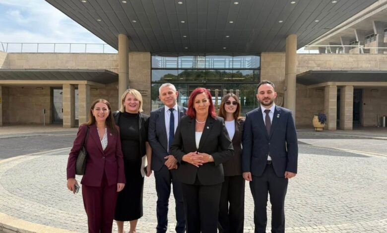 Delegacioni shumëpartiak i Kuvendit të Kosovës zhvillon vizitë zyrtare në Izrael, vlerësohet thellimi i bashkëpunimit