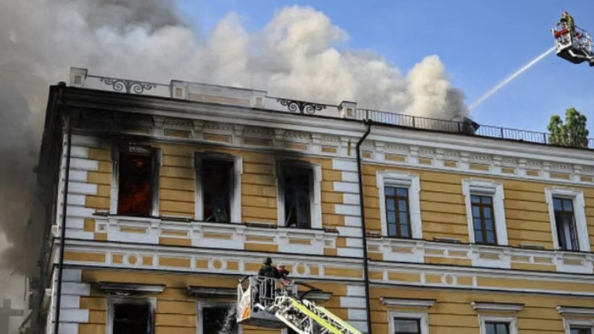 Tragjedia shmanget për pak në Kiev: Droni rus godet shkollën, nxënësit ishin në strehimore