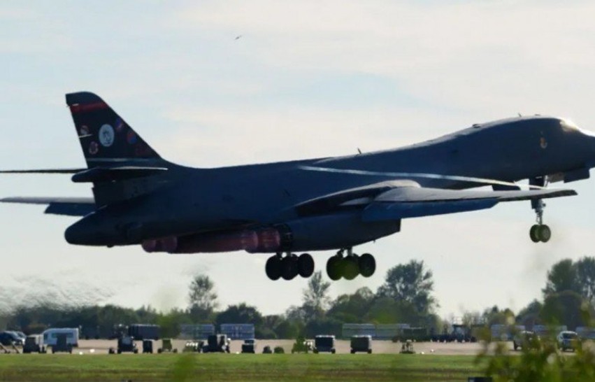 Londra siguron se baza ajrore RAF Fairford mbetet e mbrojtur pas largimit të bombarduesve amerikanë