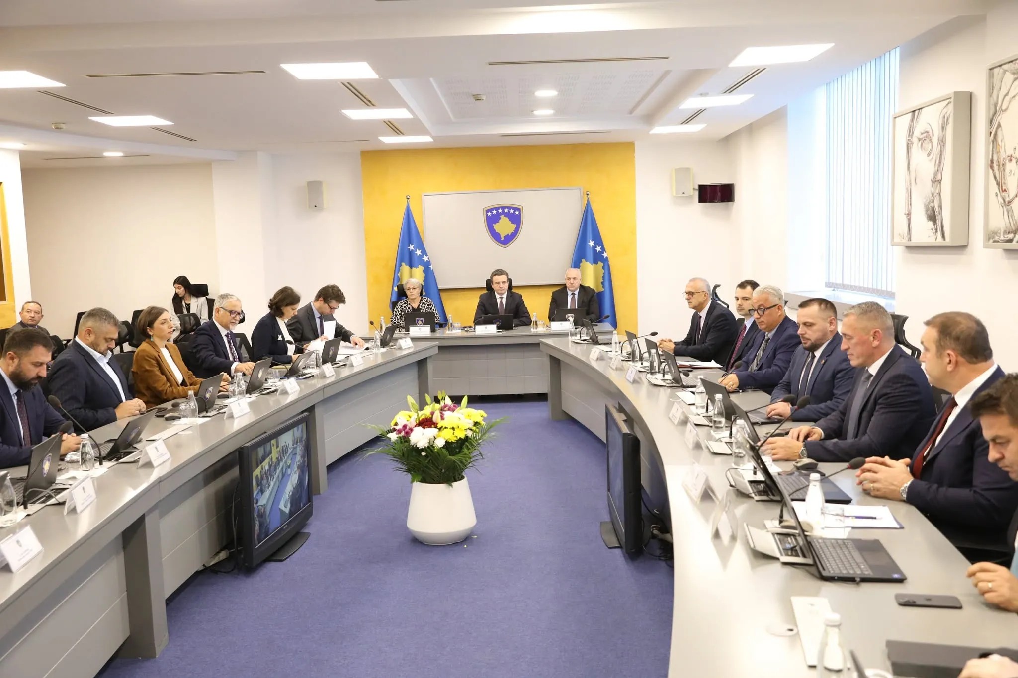 Ekzekutivi mblidhet për mbledhjen e radhës: Këto janë vendimet e para të kabinetit qeveritar