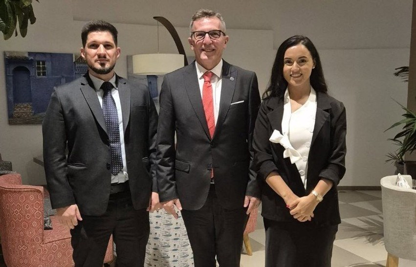 Lidhja me diasporën: Ambasadori Lulzim Mjeku takon bashkatdhetarët në Bahrein