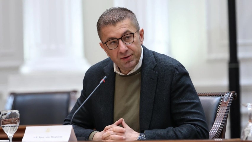 Mickoski thirrje opozitës: Sillni propozimet për Kodin Zgjedhor, dialogu zhbllokohet menjëherë