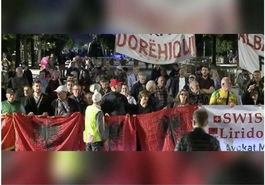Dita e 119-të e protestës: Tubim para Kryeministrisë me thirrjet e pandryshuara për largimin e qeverisë