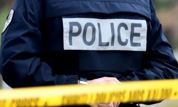 Operacion policor në Gjilan: Goditet rrjeti i armëve, kapen arsenal armësh, municion dhe para