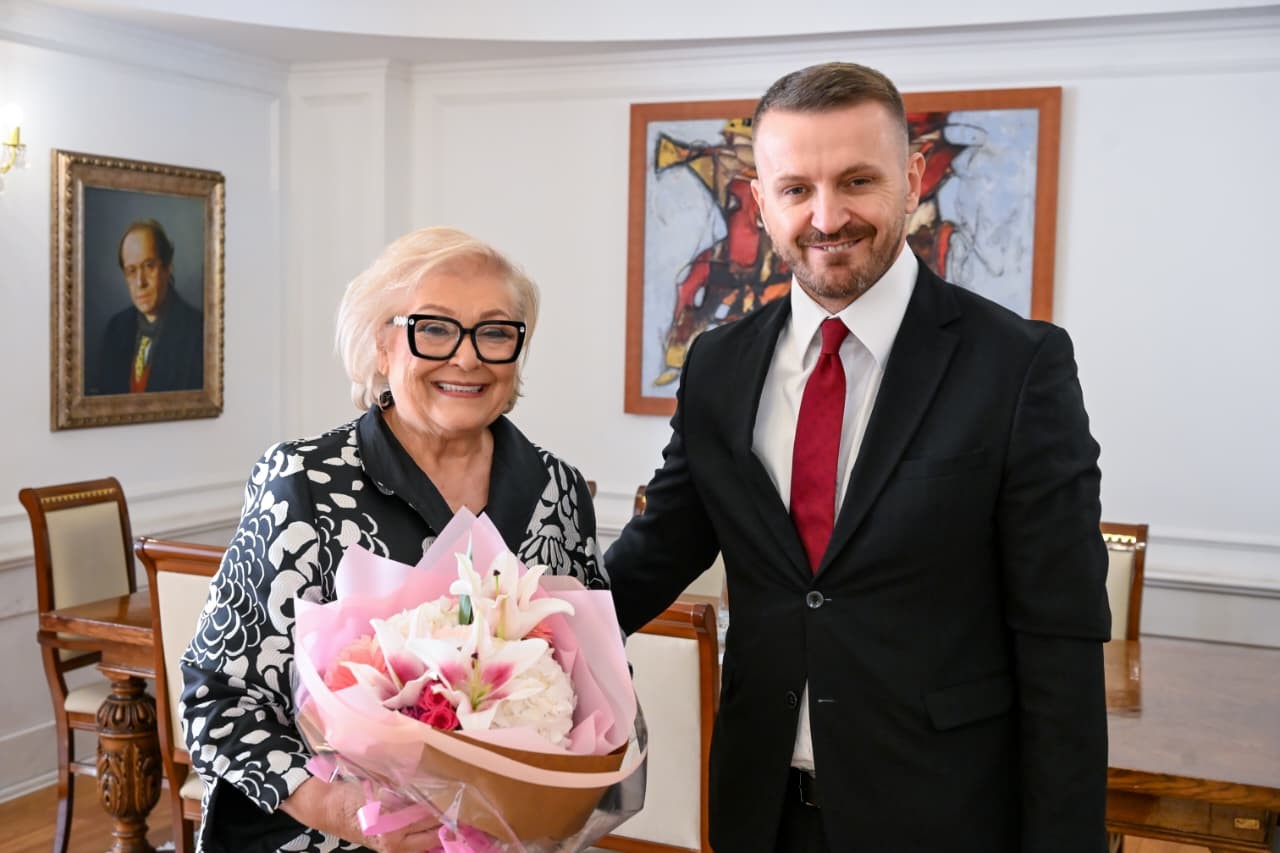 Bashkëpunimi dypalësh në fokus: Presidentja Shiroka Pula pret në takim ministrin malazez Marash Dukaj