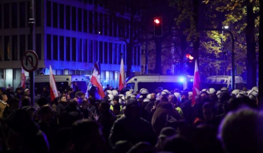 Krizë e rëndë institucionale në Poloni: Presidenti ndërpret vizitën zyrtare pas përplasjeve të dhunshme për Gjykatën Kushtetuese