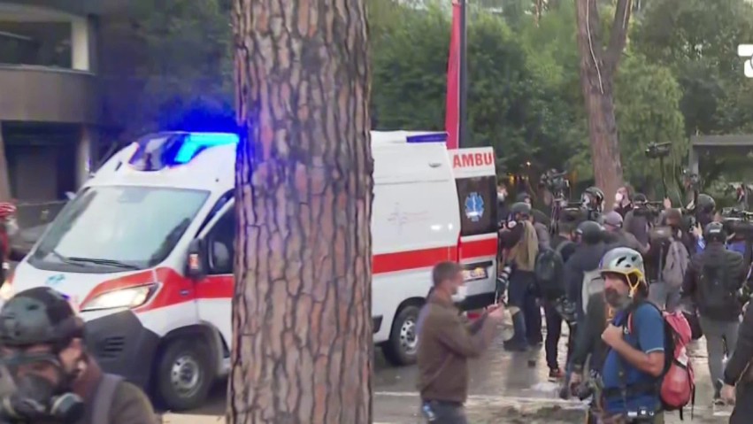 Dramë në bulevard: Qytetari mbetet pa ndjenja në tokë, ndërhyn autoambulanca pas pritjes