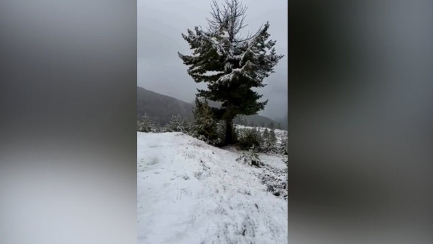 Dimri i hershëm troket në Shqipëri: Reshjet e dëborës zbardhin malet e Tropojës