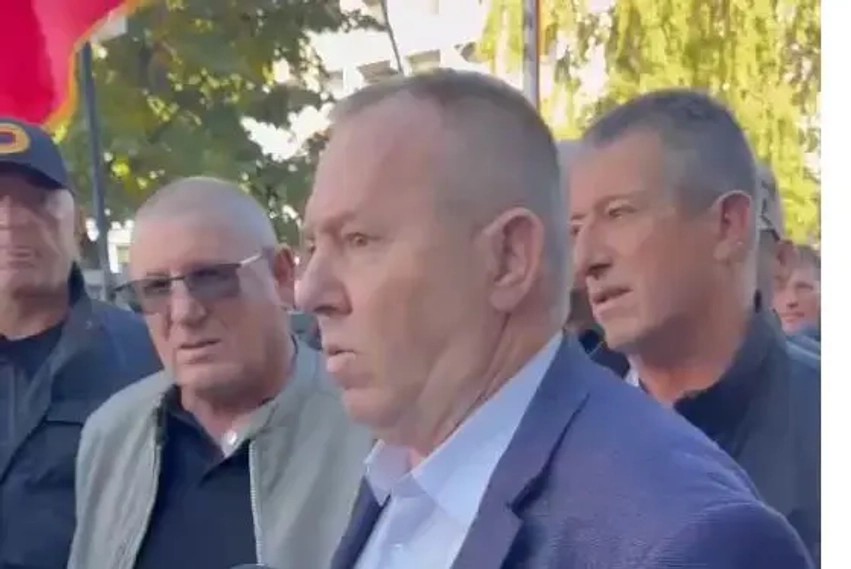 Gucati nga protesta para Kuvendit: Moskalimi i projektligjit për Specialen sjell pasoja për institucionet