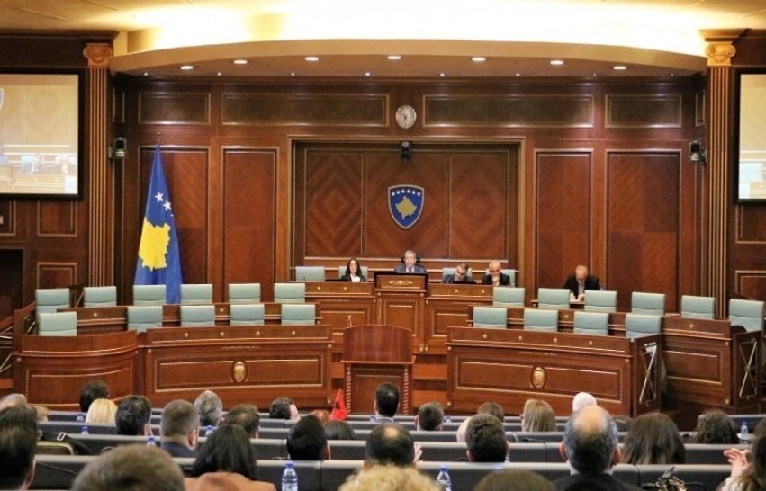 Presioni ndërkombëtar mund të zhbllokojë ngërçin politik në Kosovë, vlerëson analisti Bexheti