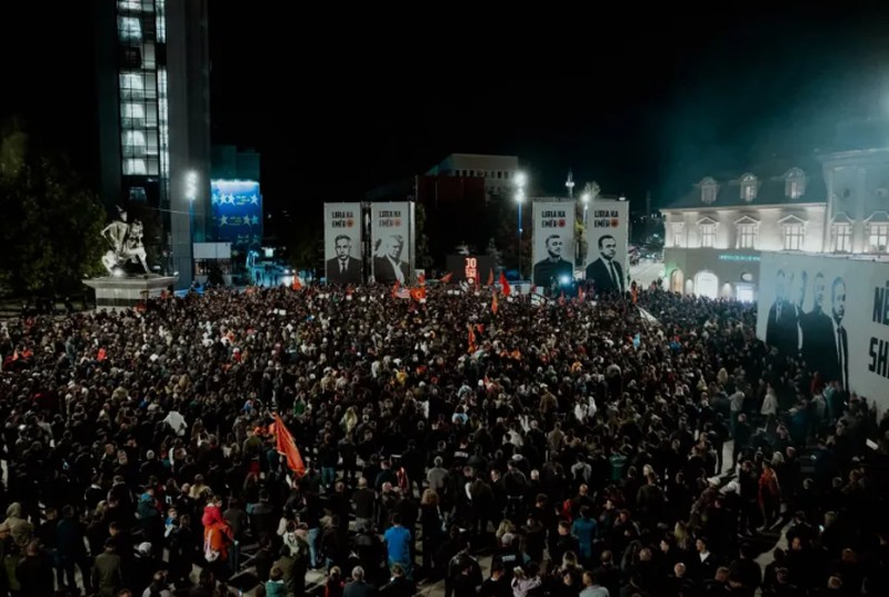 Protesta për vlerat e UÇK-së: Komuna e Prishtinës liron nga pagesa parkimin te Pallati i Rinisë