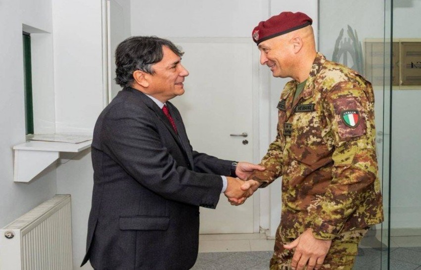 Gjeneralmajor Vergori dhe ambasadori italian diskutojnë mbi sigurinë dhe bashkëpunimin në Kosovë
