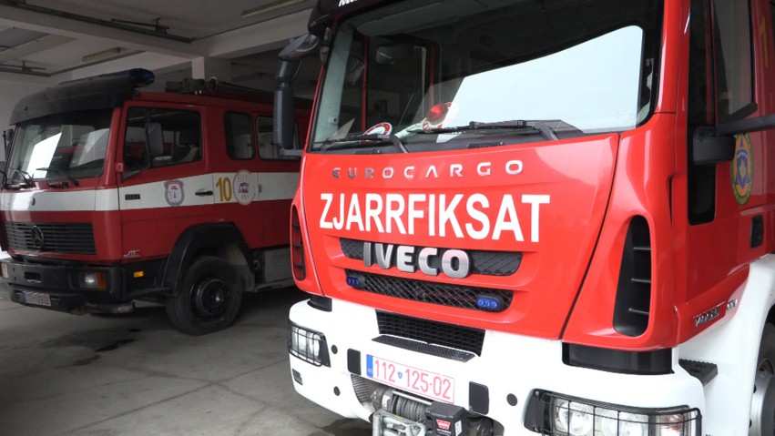 Flakët përfshijnë një lokal në kryeqytet, policia jep detajet e para