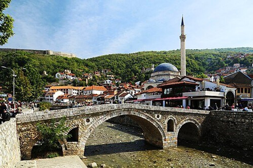 Kërcënimet e Daçiqit për Prizrenin, Valdet Hoxha bën thirrje për veprime strategjike dhe mbrojtje të integruar