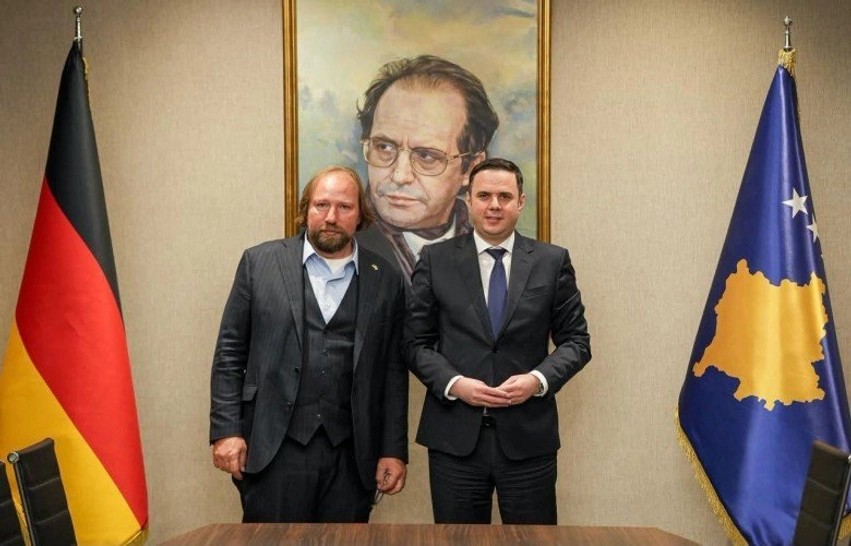 Abdixhiku takon Hofreiterin, diskutojnë rrugën evropiane të Kosovës