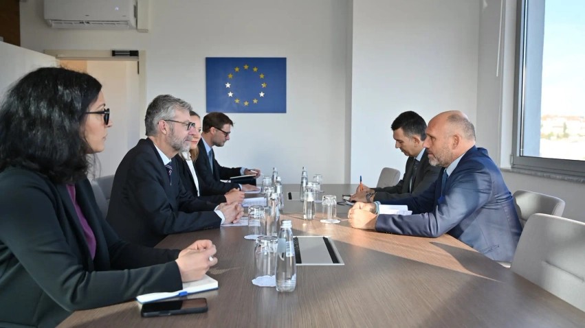 Stabiliteti institucional dhe zhvillimi ekonomik në fokus të takimit mes zyrtarëve të lartë të BE-së dhe Bankës Evropiane të Investimeve
