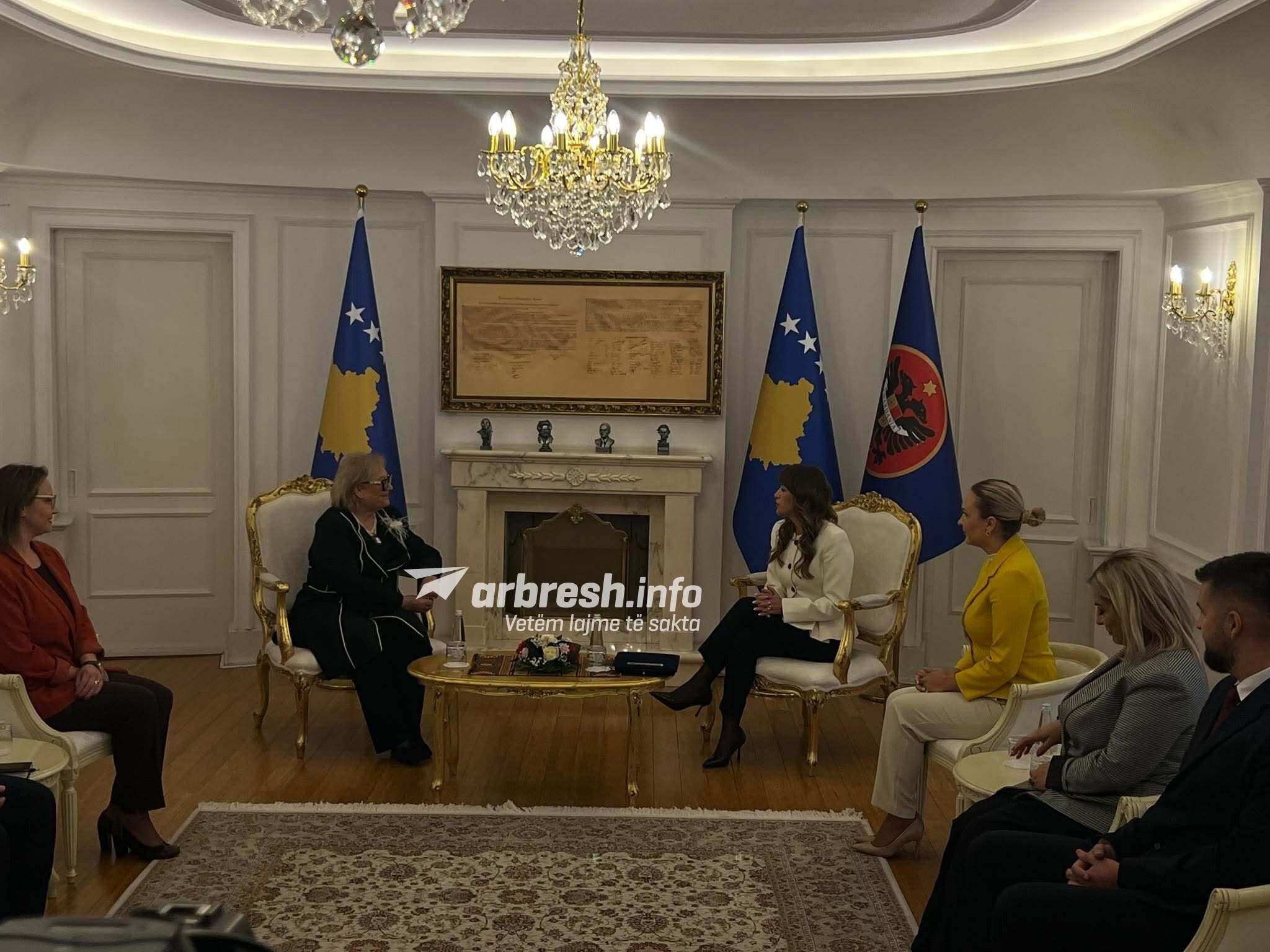 Justina Shiroka Pula betohet zyrtarisht në krye të shtetit