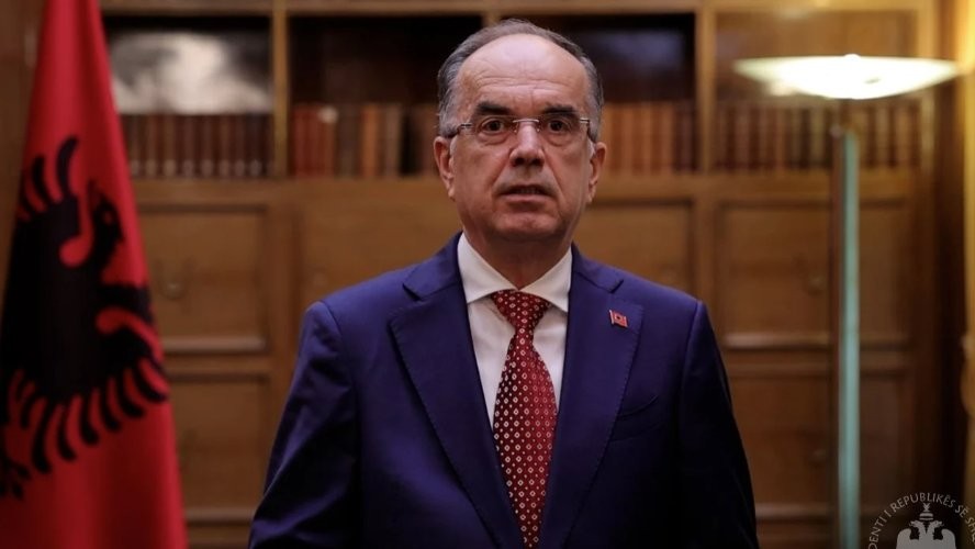 Tensionet në Tiranë, Presidenti Begaj: Veprimet e dhunshme nuk zgjidhin asgjë, rruga e vetme është dialogu
